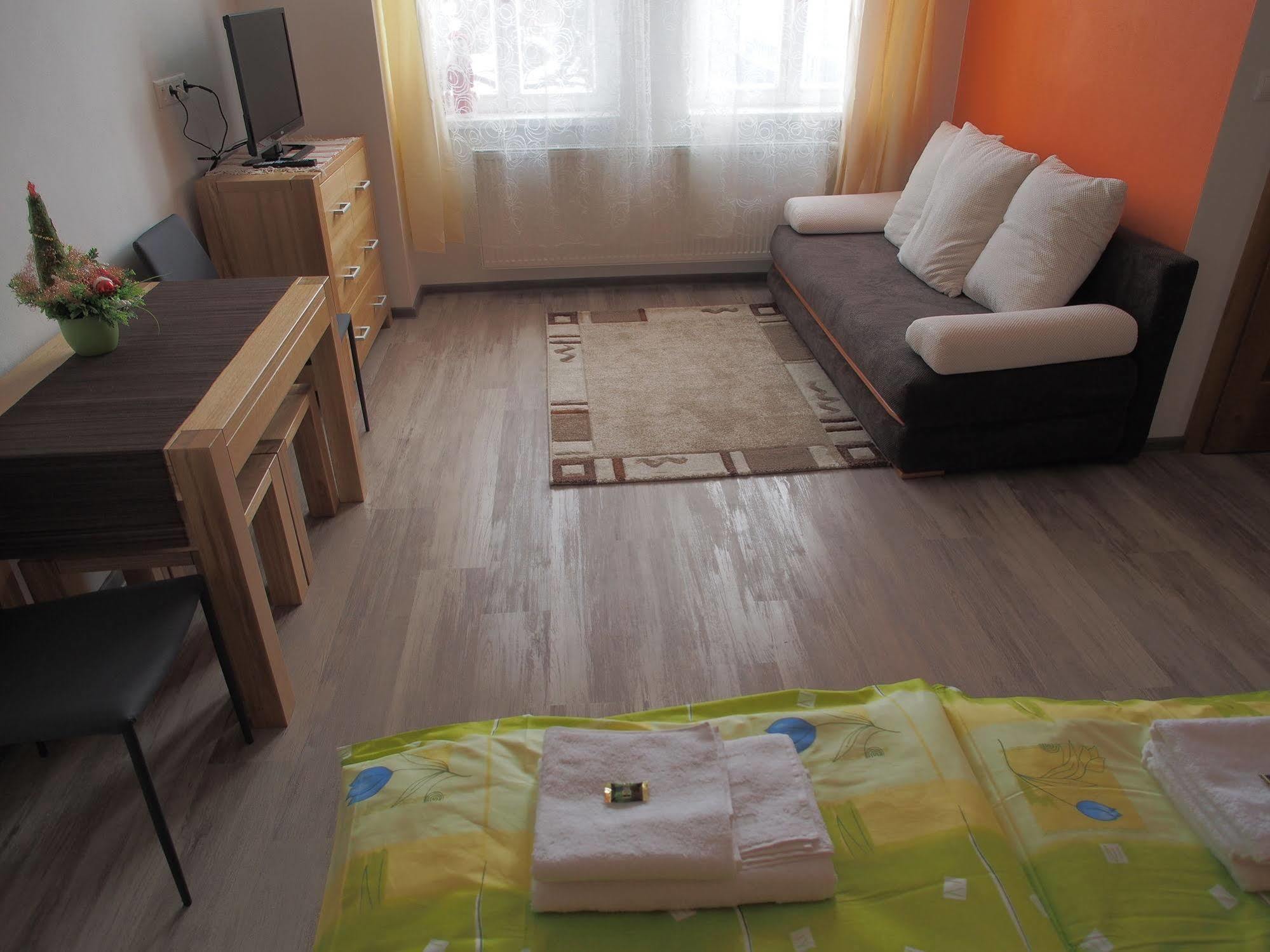 Helenka Stara Morava *